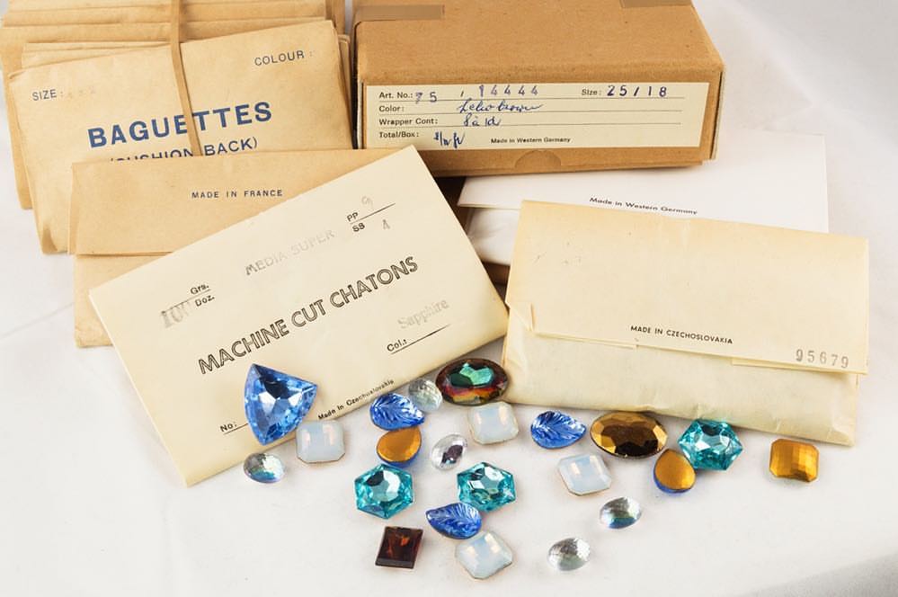 Set Stones