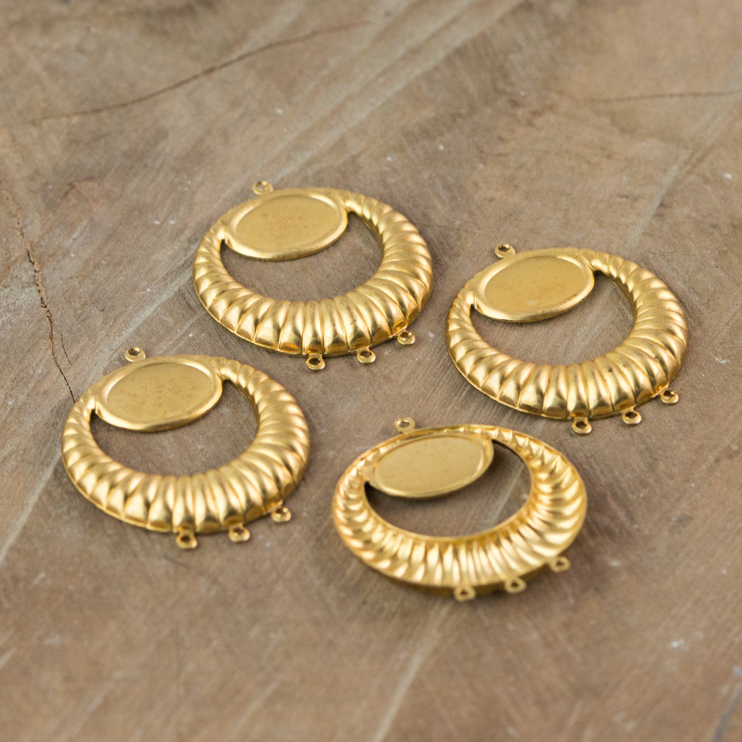 Raw Brass 3 Loop Pendant Drop with 14x10mm Setting (4) mtl163