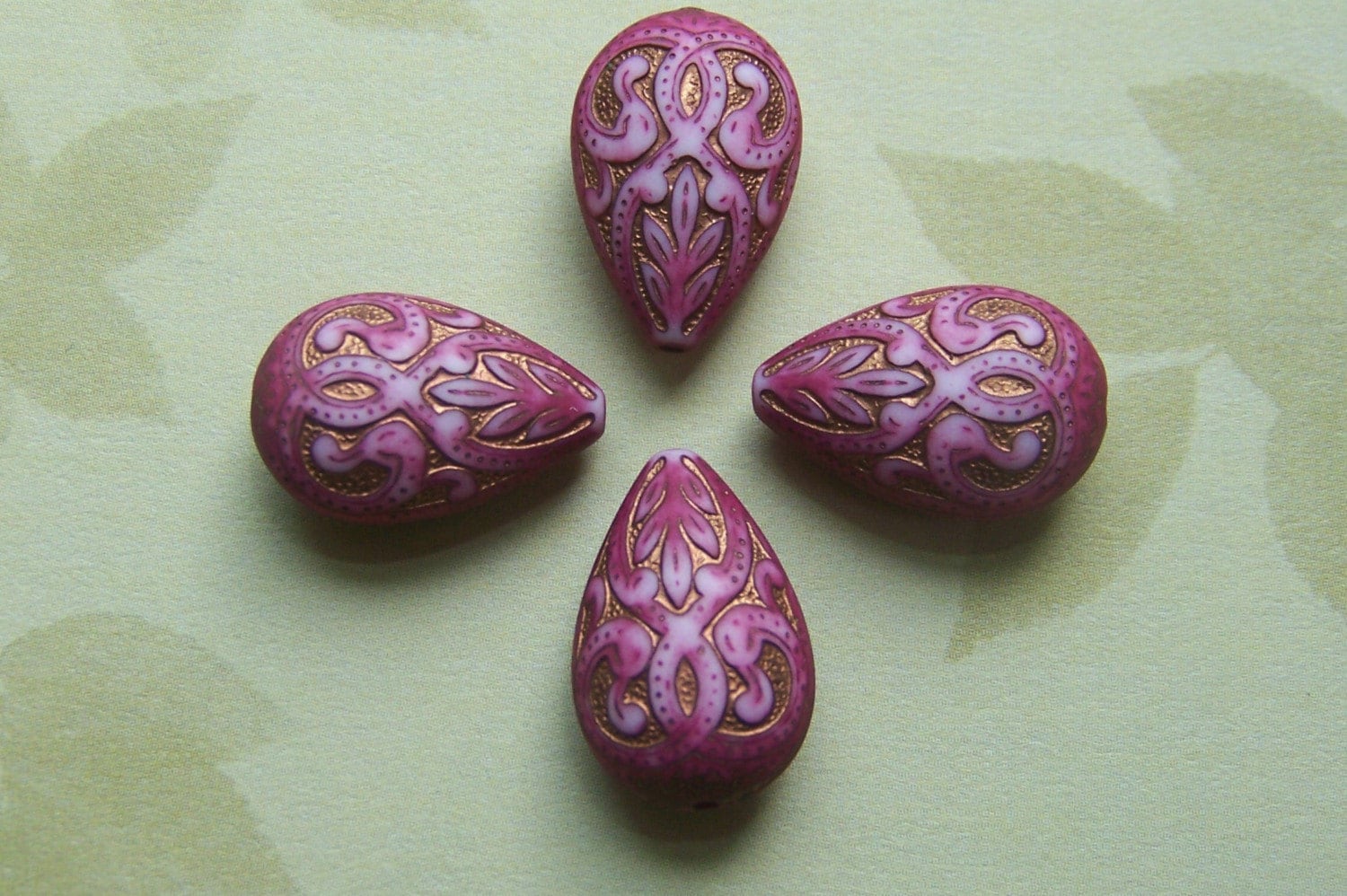 Vintage Style Pink and Gold Etched Tear Drop (6) bds120A