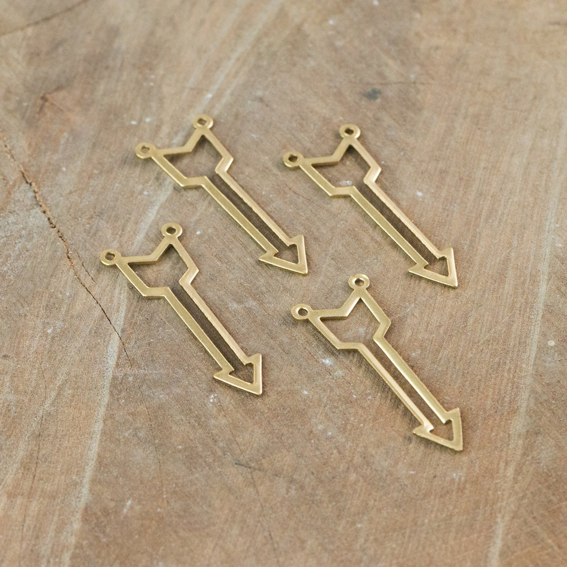 Raw Brass 2 Loop Open Arrow Charm Pendant (8) mtl409E