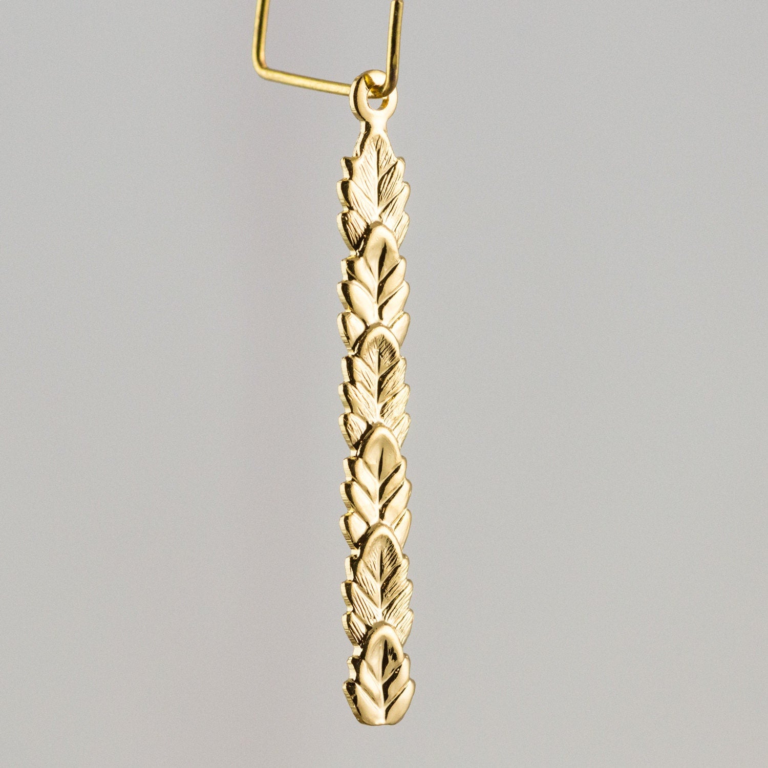 Gold Plated 1 Loop 6 Leaf Layered Pendant 43mm (6) mtl423D