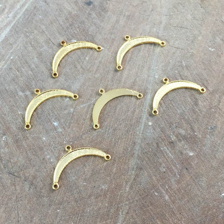 3 Loop Gold Plated Small Crescent Pendant Connectors 20x10mm (6) mtl028G
