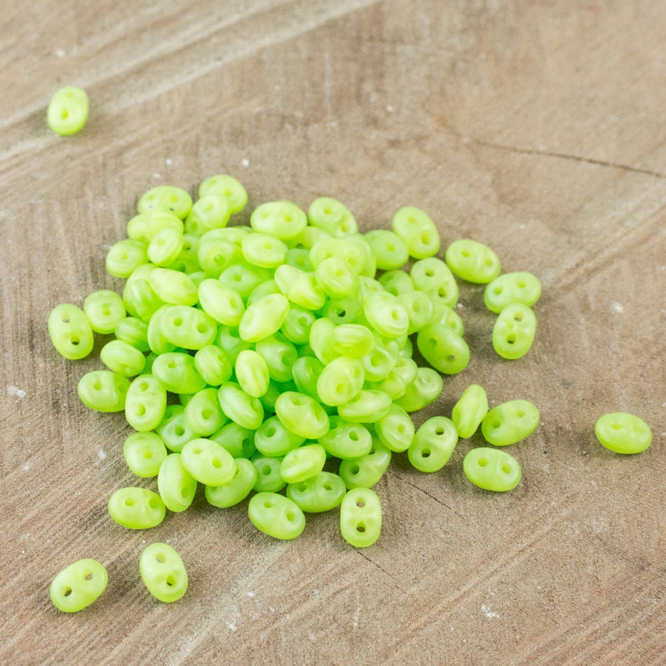 2/5MM MATUBO SUPERDUO Matte Milky Peridot Beads