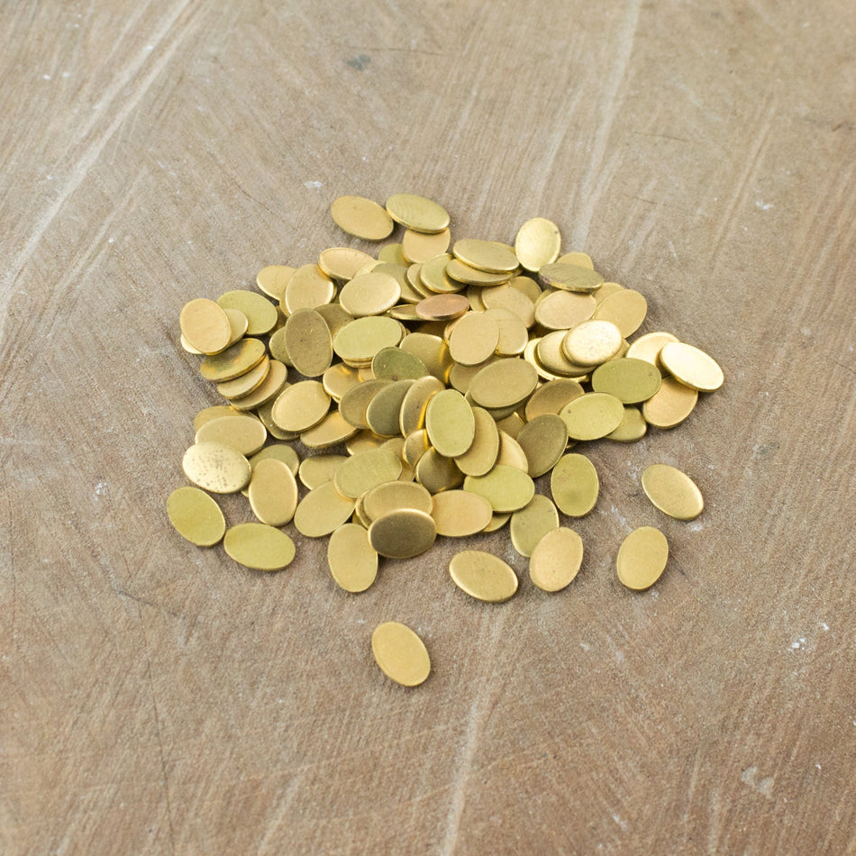 No Hole Small Raw Brass Oval 7x5mm (20) mtl503A