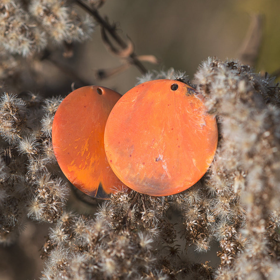 Vintage Matte Orange Marbled Plastic Pendants 30mm pnd116D