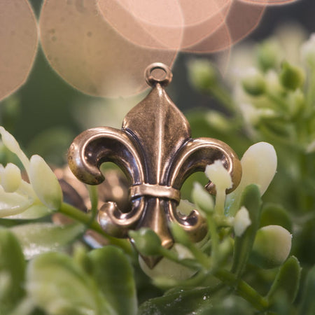 Brass Ox Fleur De Lis Charm Pendant Drop with Loop (6) chr188C