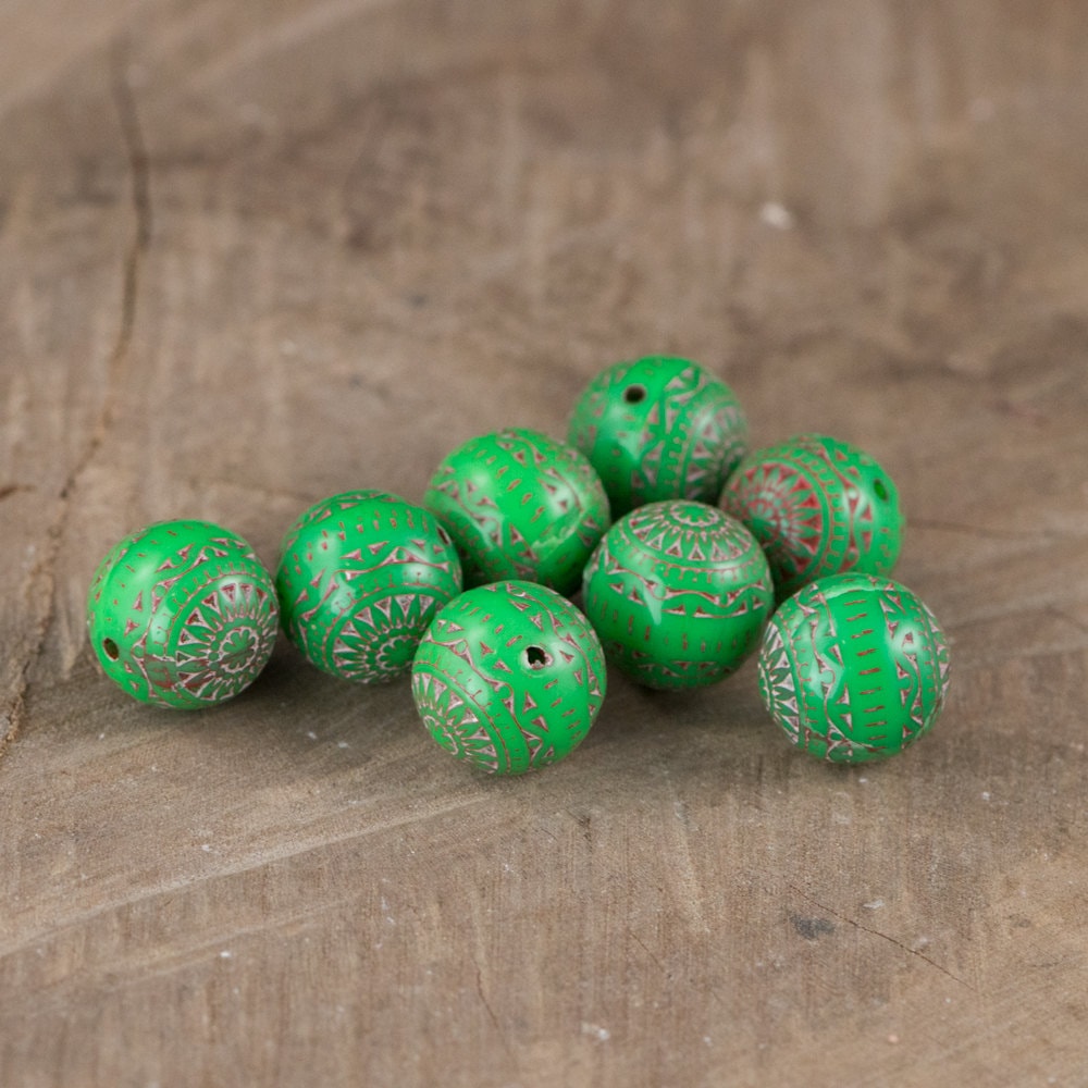 Vintage Green and Red Etched Mosaic Acrylic Beads 12mm (8) bds014