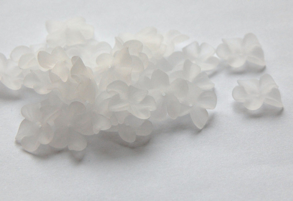 German Lucite  Flowers Beads Matte White (6) bds873J