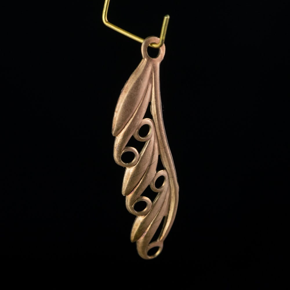 Raw Brass Leaf Scroll Connector Pendant (4) mtl183