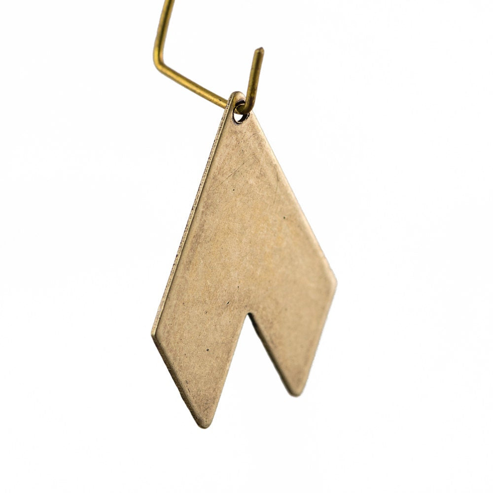 1 Hole Brass Ox Inverted Flat V Pendant (6) mtl415B