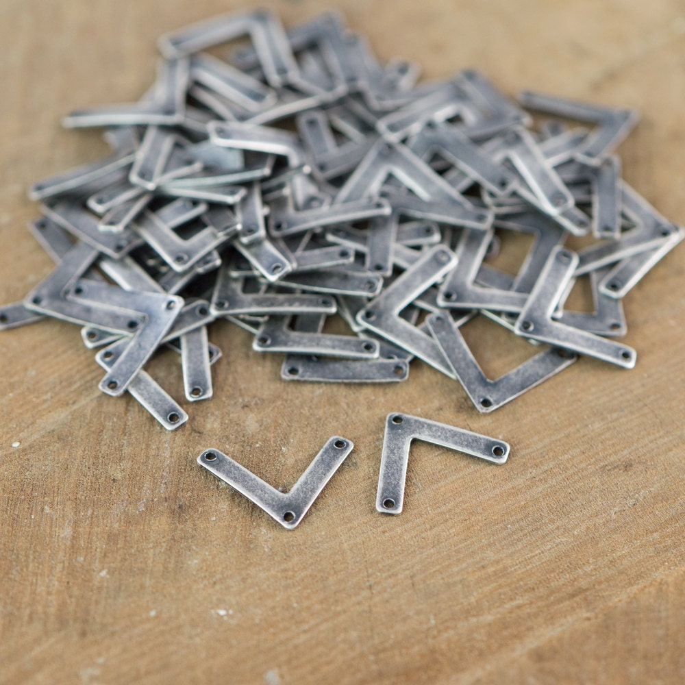 3 Hole Silver Ox V Connector Pendant 11x15mm (8) mtl442C