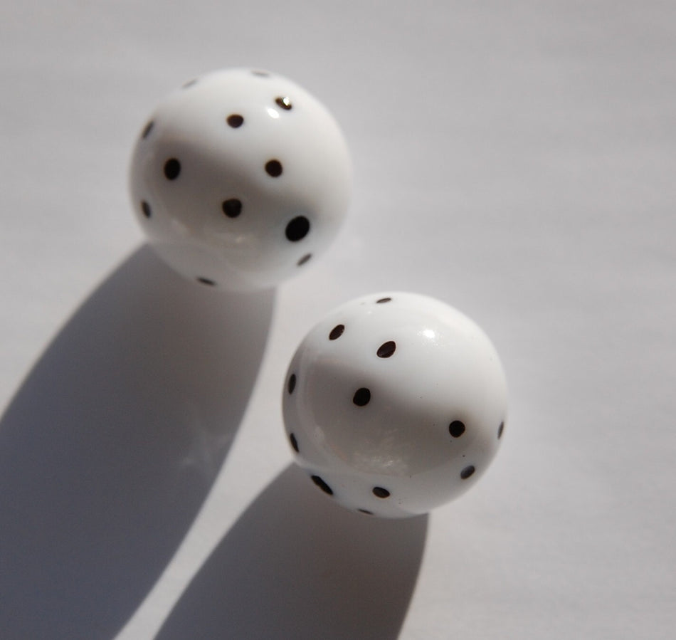 Vintage White and Black Polka Dot Beads 20mm (2) bds827