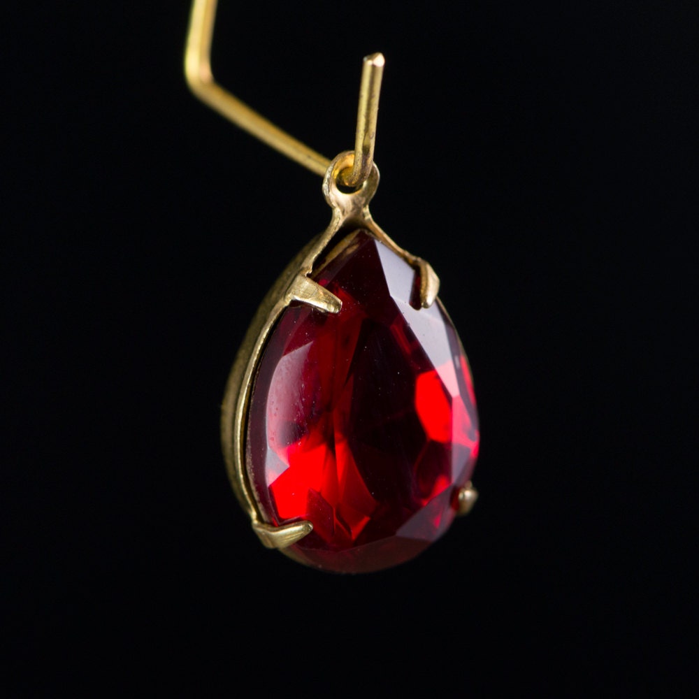 Ruby Red Faceted Glass Teardrop Stones 1 Loop Brass Setting 15x11mm (2) par009D