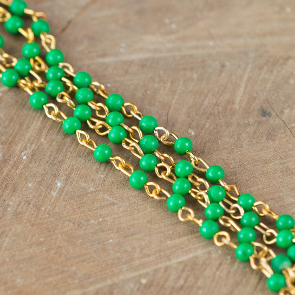 Vintage Jade Green Plastic Beaded Chain Coppery Gold Links Japan chn020K
