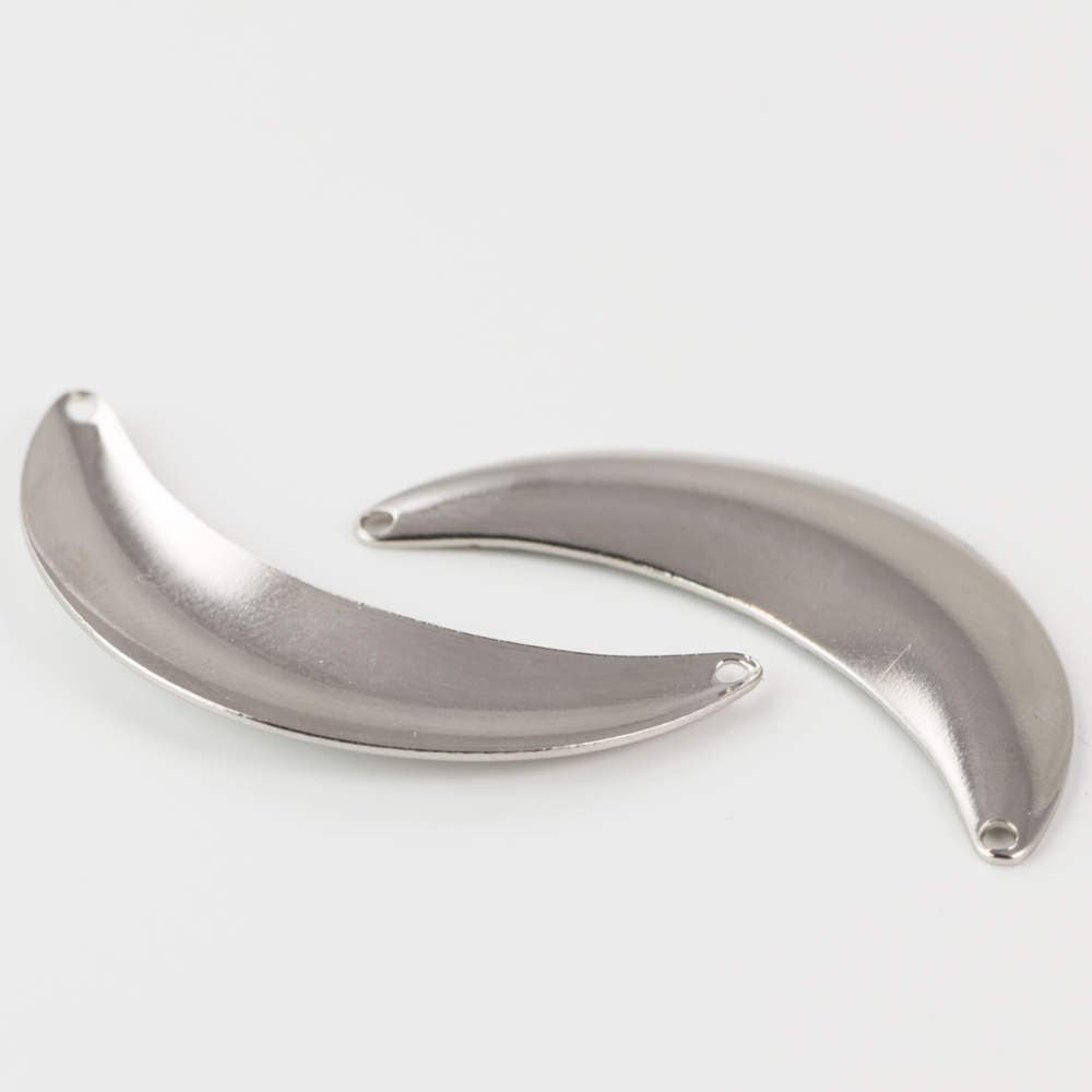 2 Hole Silver Plated Dapped Crescent Pendant Link (4) mtl083F