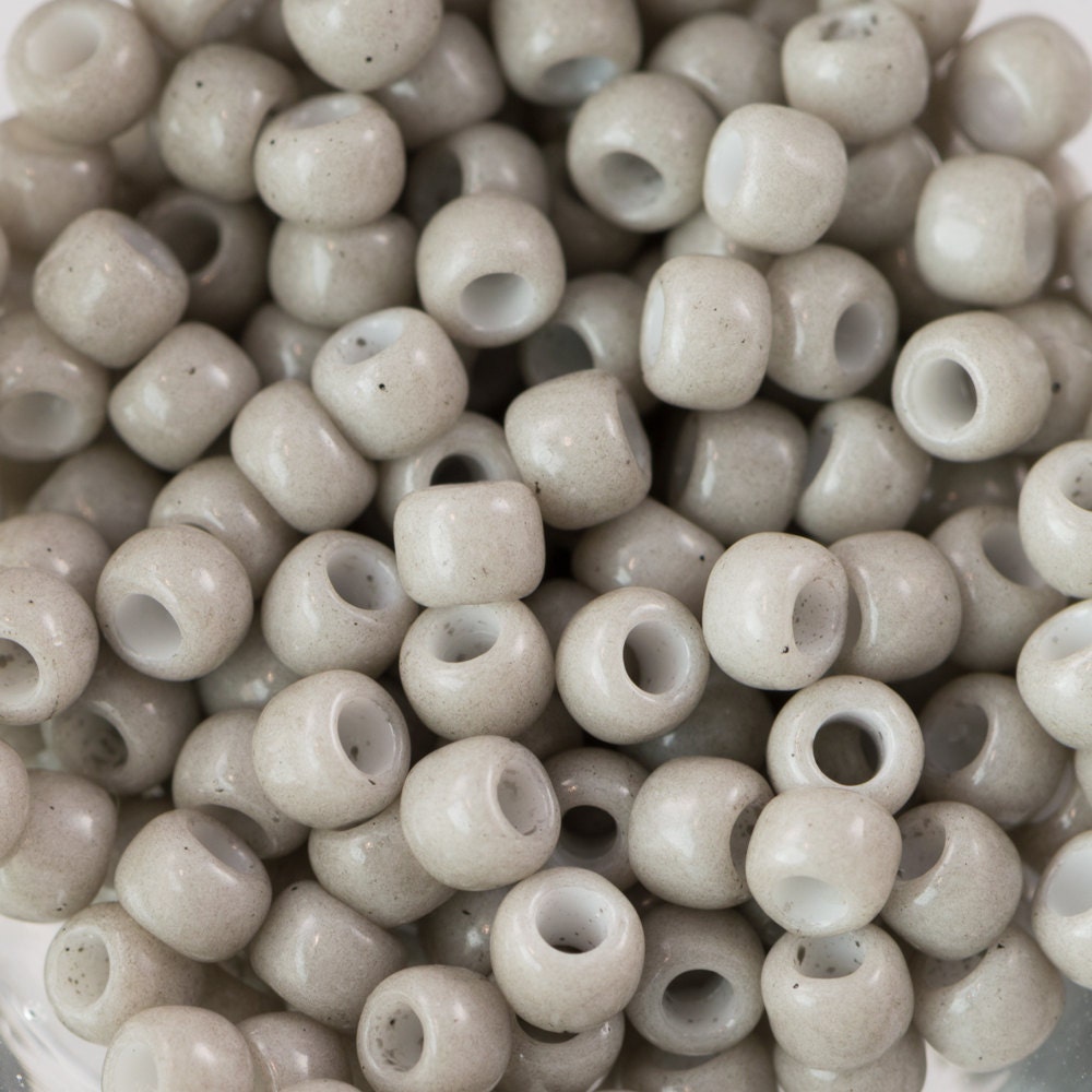 8/0 TOHO ROUND Hybrid ColorTrends: Lilac Gray Seed Bead (8g)