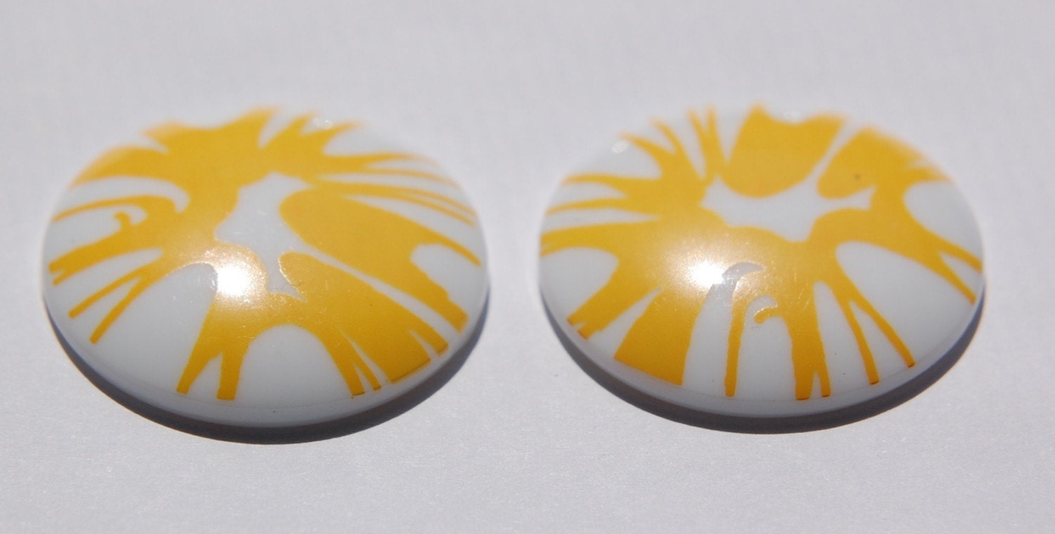 Funky Vintage Yellow Splatter Cabochon 30mm (2) cab393A