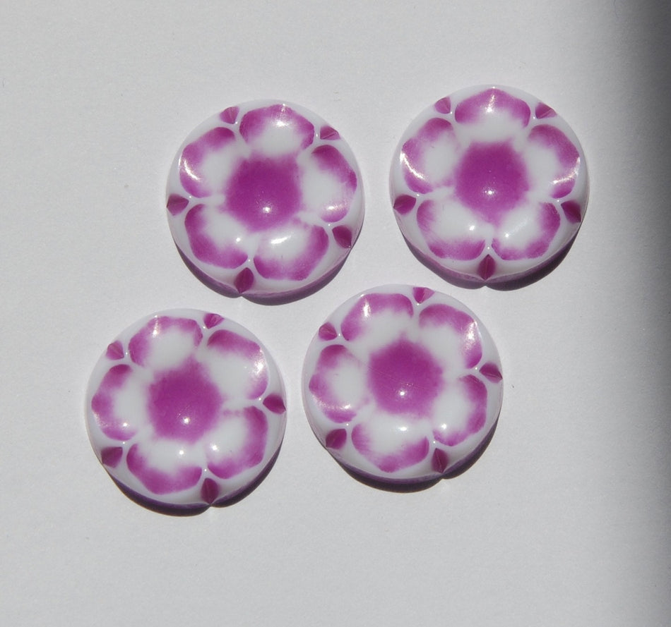 Vintage Plastic Purple and White Flower Cabochon 18mm cab647