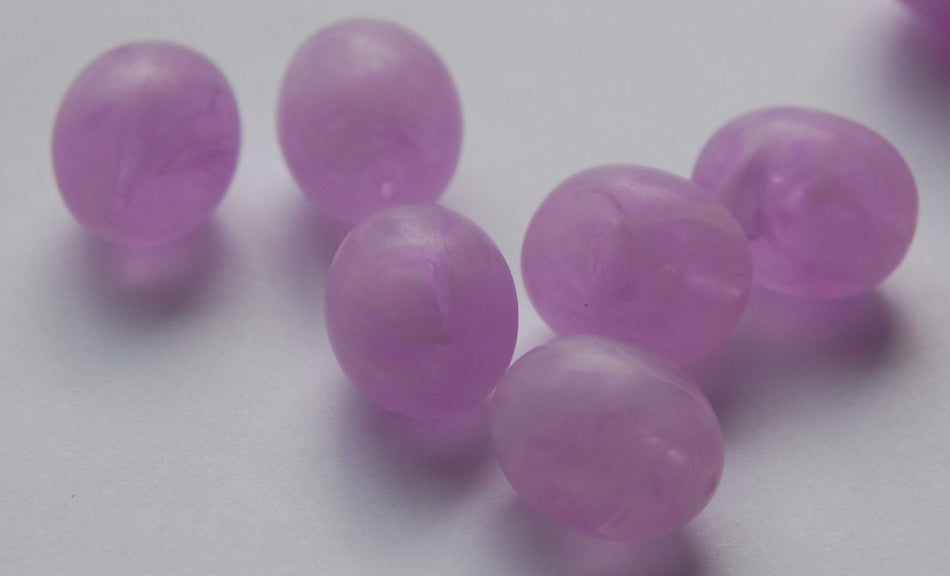 Vintage Italian Lucite Soft Purple and White Swirled Beads bds915A