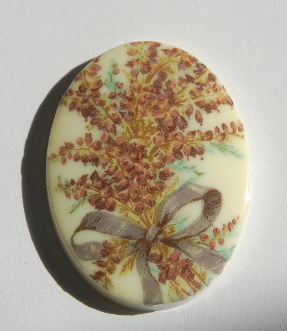 Vintage Bouquet of Heather Plastic Cameo 40mm x 30mm cab378B