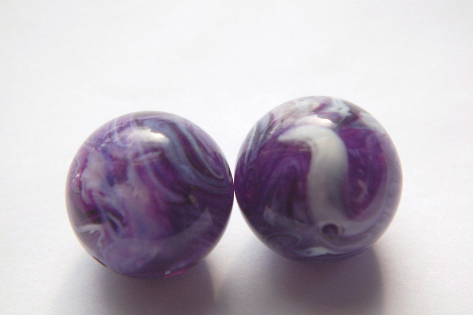 Vintage Purple and White Marbled Chunky Gumball Lucite Beads bds960B