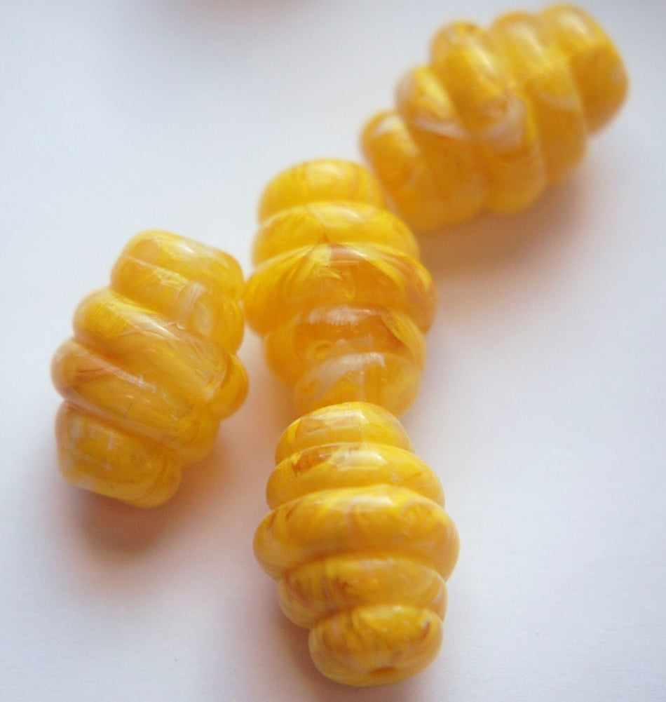 Vintage Yellow White Swirled Ribbed Chunky Beads bds926A