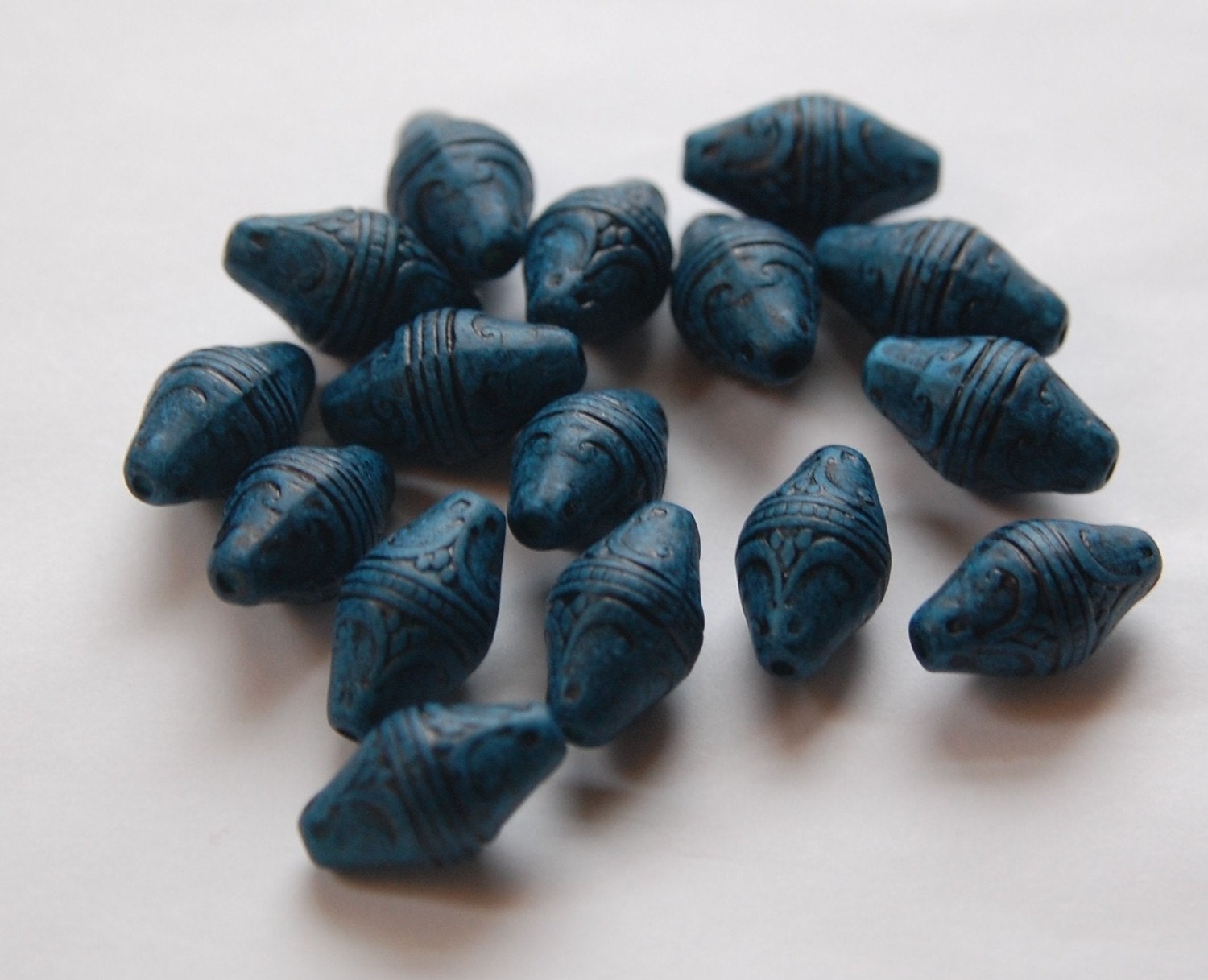 Vintage Style Dark Denim Blue Etched Bicone Beads (8) bds574B