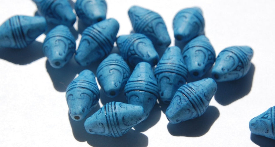 Vintage Style Light Denim Blue Etched Bicone Beads (8) bds574E