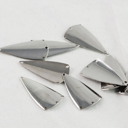 4 Hole Silver Dapped Triangle Connector Pendants 30x15mm (4) mtl363D