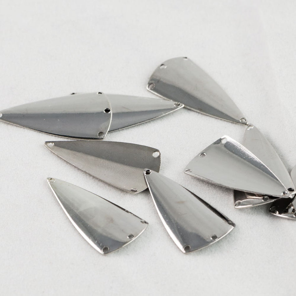 4 Hole Silver Dapped Triangle Connector Pendants 30x15mm (4) mtl363D