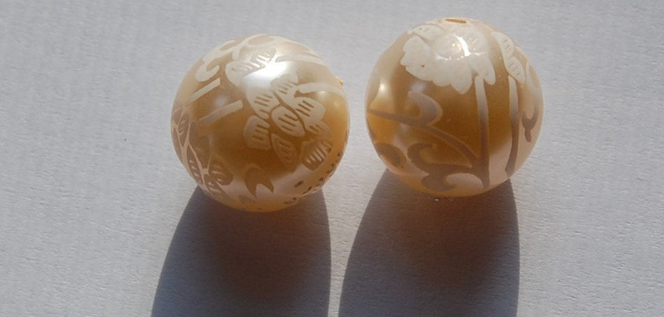 Vintage Style White on Cream Floral Lace Beads 14mm bds148A