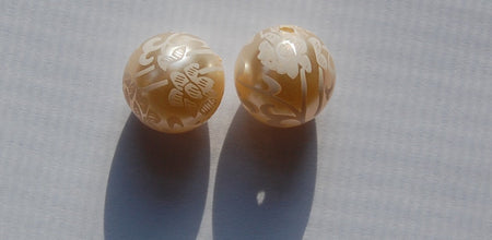 Vintage Style White on Cream Floral Lace Beads 14mm bds148A