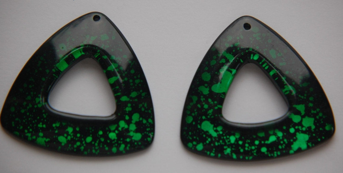 Vintage Retro Green and Black Acrylic Triangle Pendant Hoops (2) pnd108D