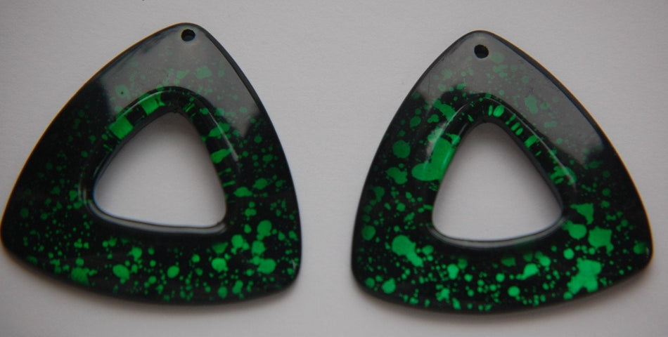 Vintage Retro Green and Black Acrylic Triangle Pendant Hoops (2) pnd108D
