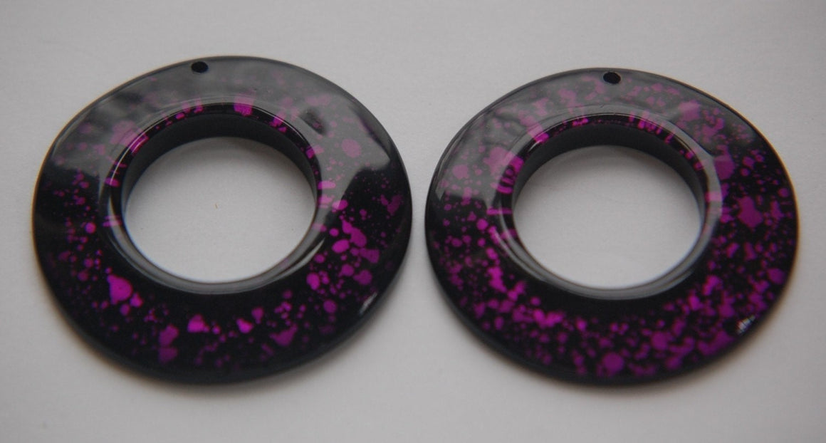 Vintage Retro Purple and Black Acrylic Round Pendant Hoops (2) pnd108