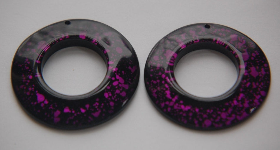 Vintage Retro Purple and Black Acrylic Round Pendant Hoops (2) pnd108