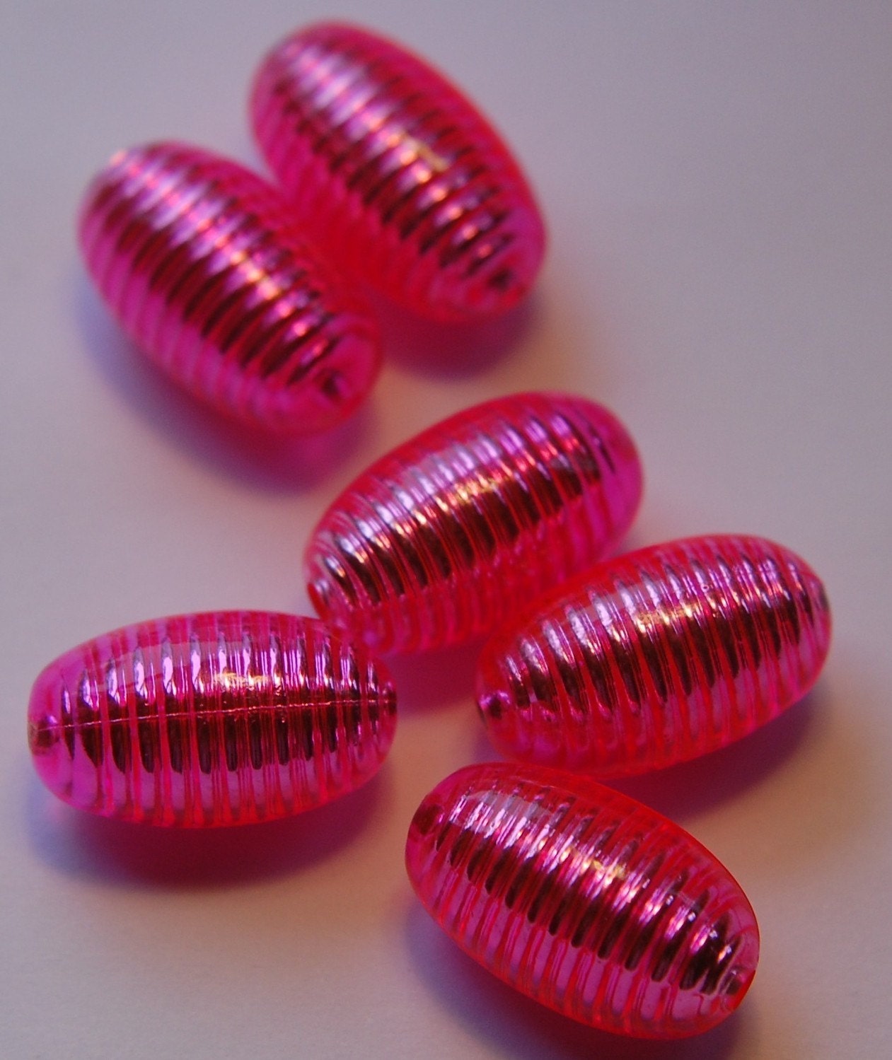 Vintage Hot Pink Metallic Smooth Ribbed Barrel Beads bds781F