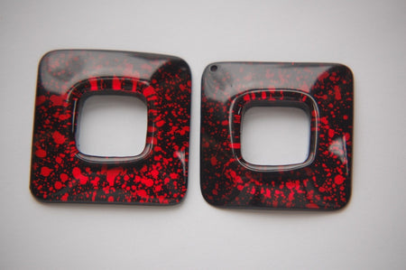 Vintage Retro Red and Black Acrylic Square Pendant Hoops (2) pnd107