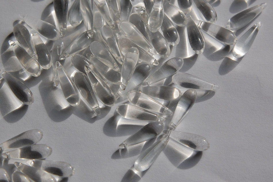 Vintage Clear Acrylic Teardrop Beads Drops bds851