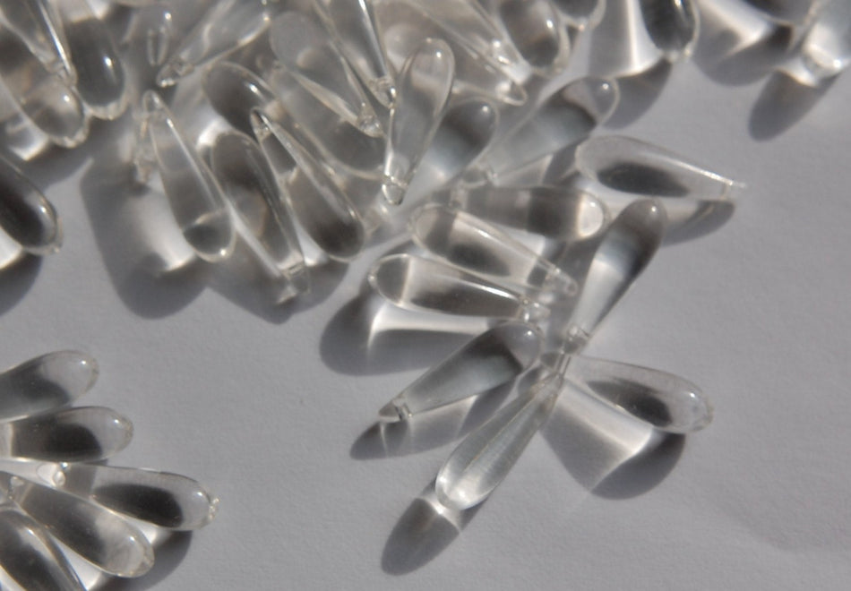 Vintage Clear Acrylic Teardrop Beads Drops bds851