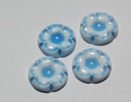 Vintage Plastic Blue and White Flower Cabochon 18mm cab647A