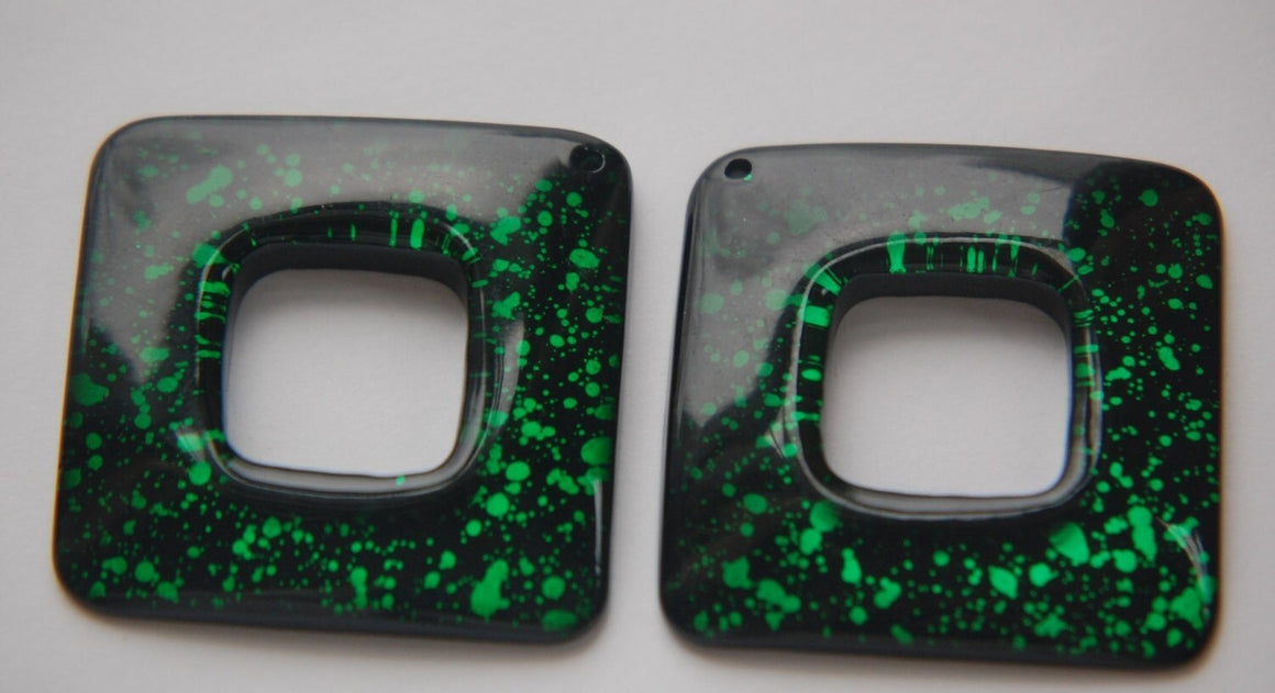 Vintage Retro Green and Black Acrylic Square Pendant Hoops (2) pnd107A