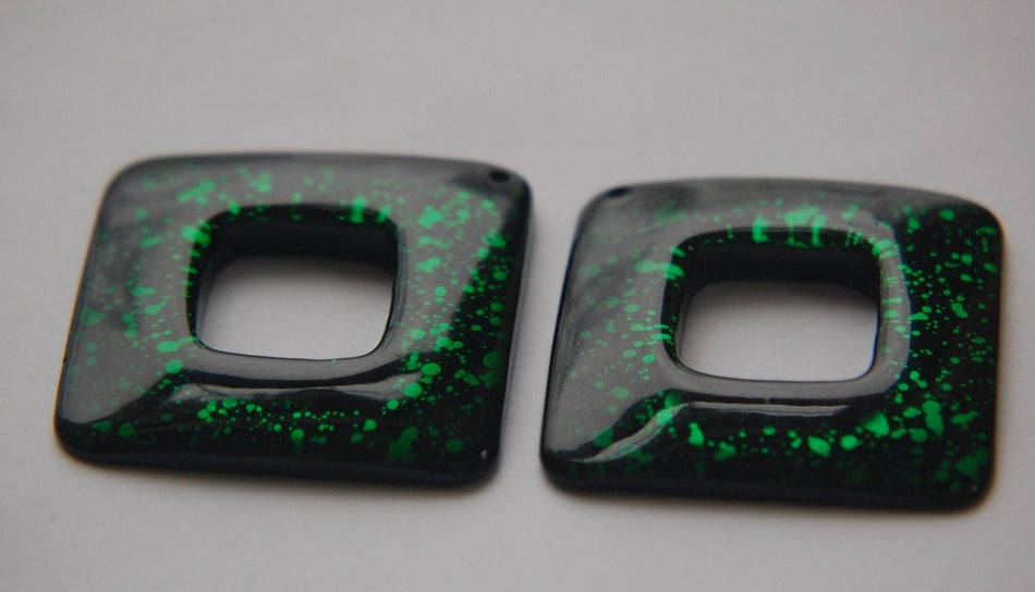 Vintage Retro Green and Black Acrylic Square Pendant Hoops (2) pnd107A
