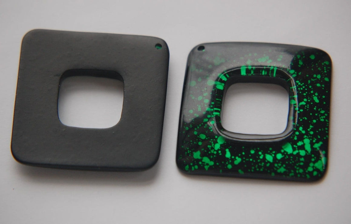Vintage Retro Green and Black Acrylic Square Pendant Hoops (2) pnd107A