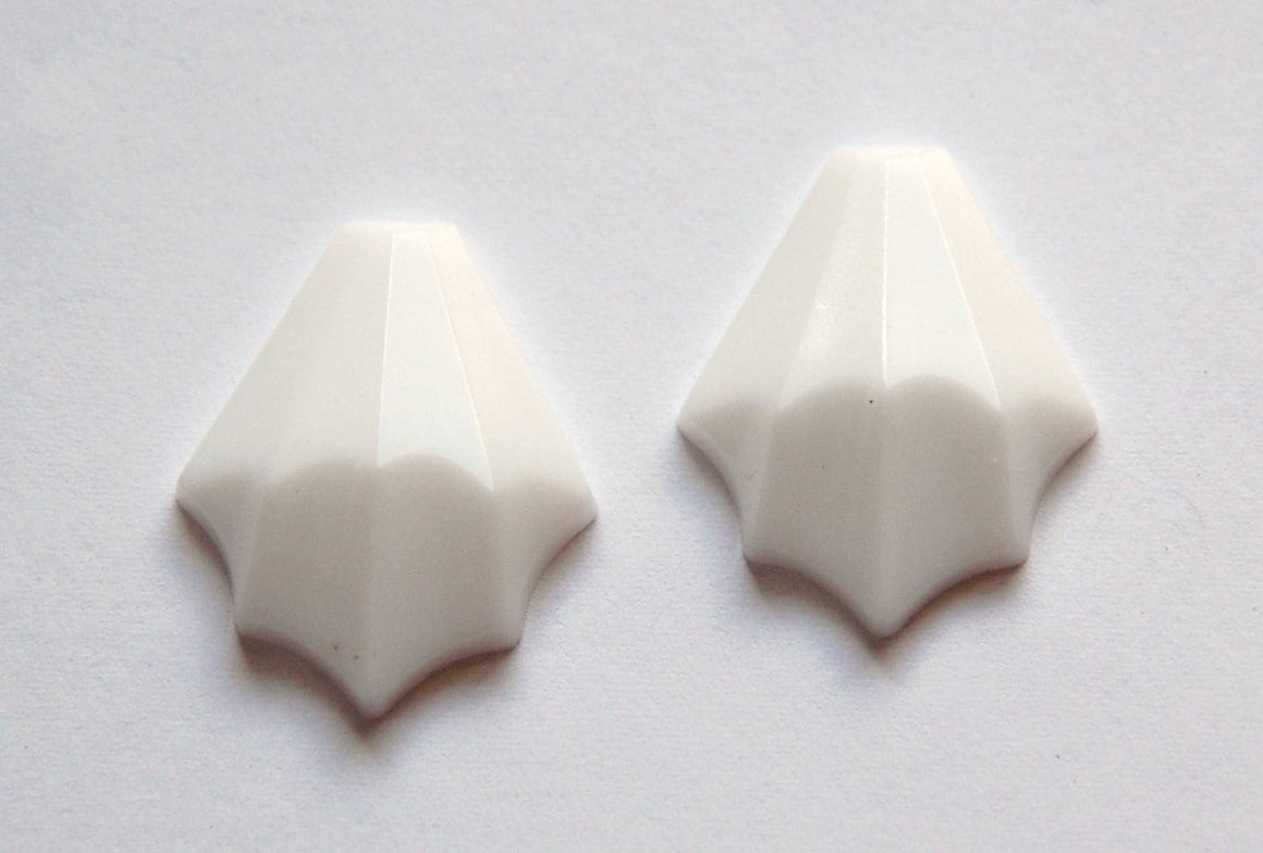 Vintage German Small White Scalloped Glass Stone Cabochon cab048S