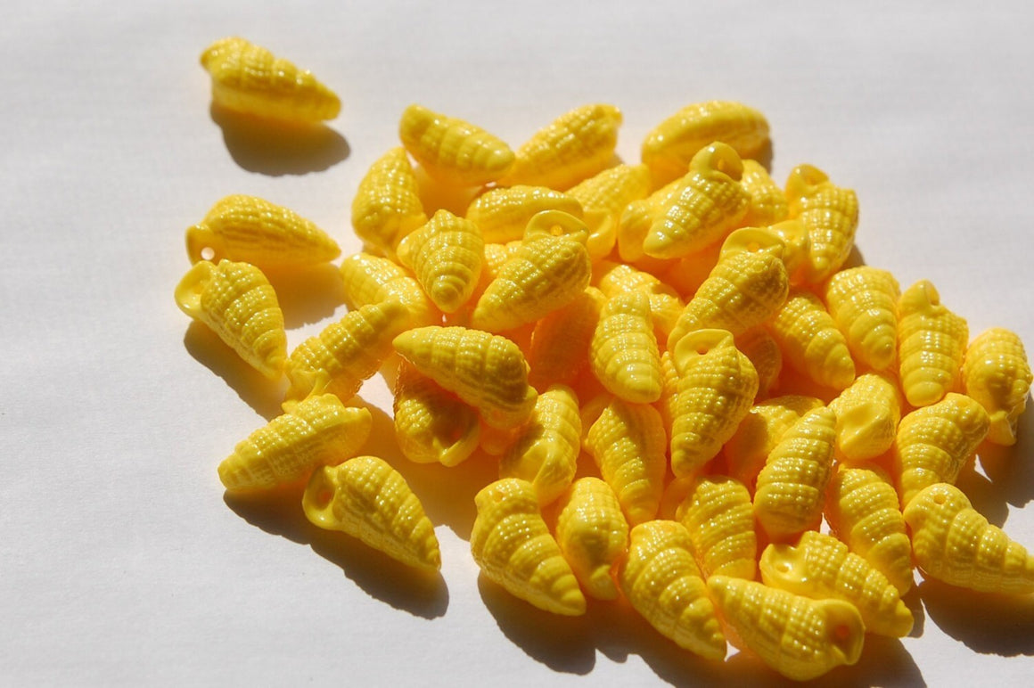 Vintage West German Acrylic Yellow Seashell Charms 18x9mm chr107F