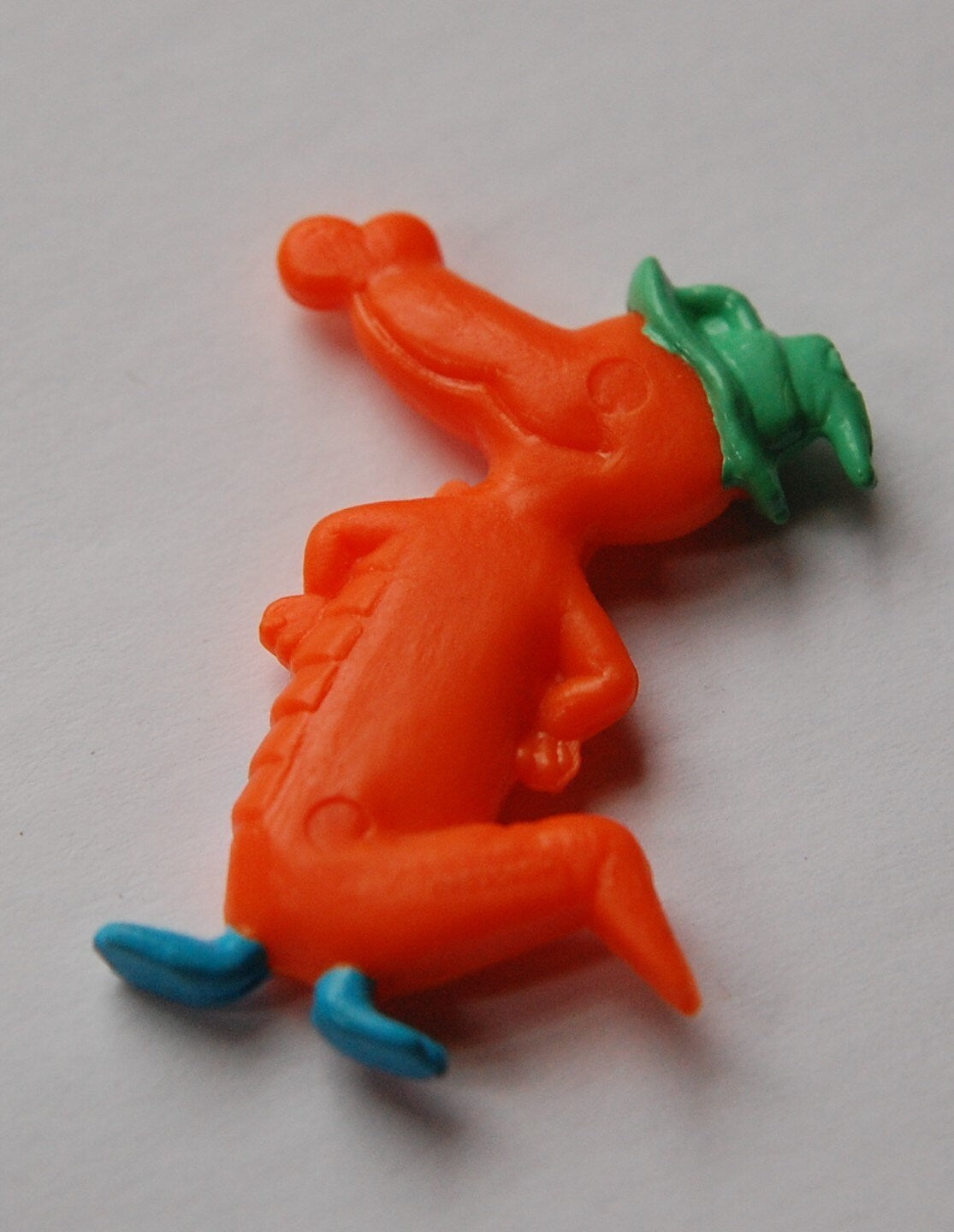 Silly Vintage Orange Alligator Pendant Charm chr057D