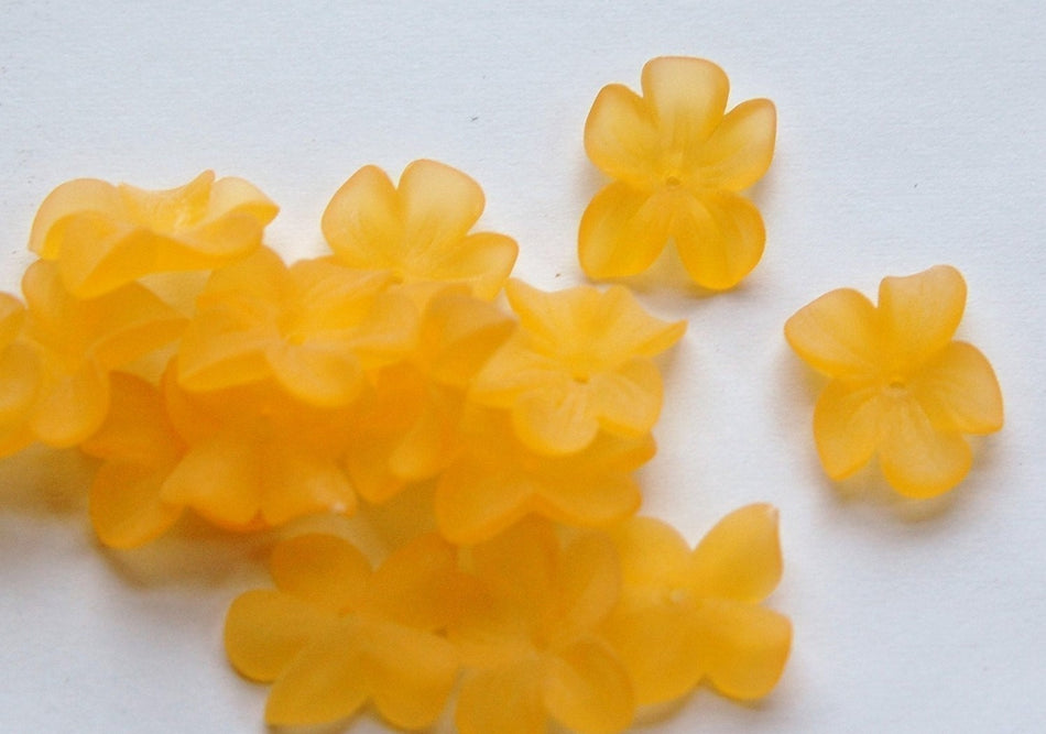 German Lucite Flowers Beads Matte Yellow (6) bds873D