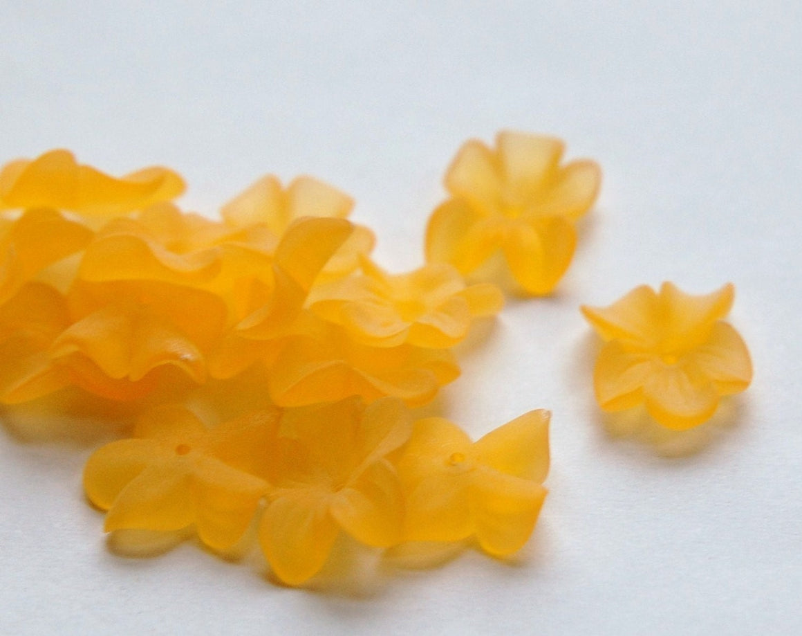 German Lucite Flowers Beads Matte Yellow (6) bds873D