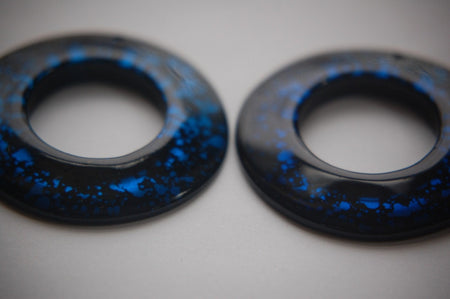 Vintage Retro Blue and Black Acrylic Round Pendant Hoops (2) pnd108A